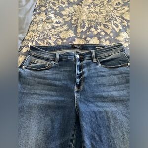 Judy blue indigo color boyfriend jeans
15/32.